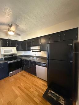 Picture of 130 E Johnson Avenue Unit 205, Lake Wales, FL 33853