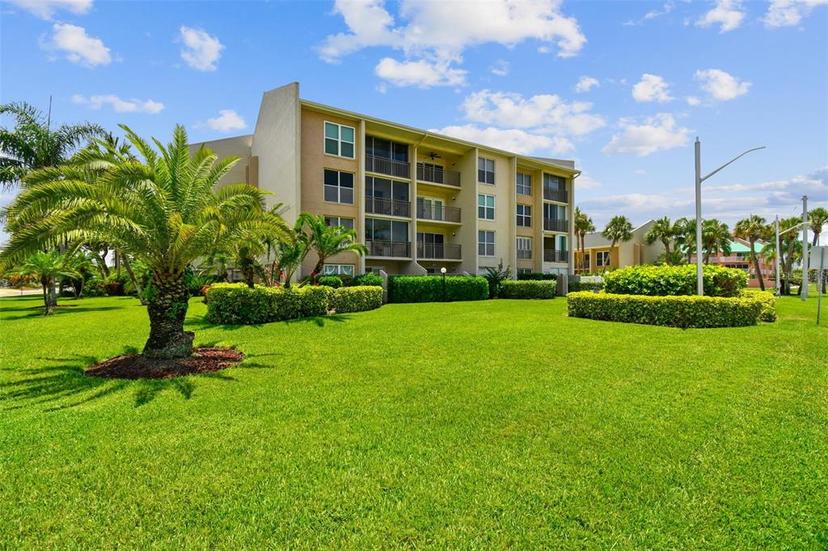 Picture of 845 Benjamin Franklin Drive Unit 101, Sarasota FL 34236