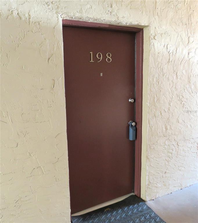 Picture of 3841 S Lake Drive Unit 198, Tampa FL 33614