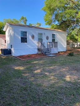 Picture of 18361 SE 52Nd Place, Ocklawaha, FL 32179