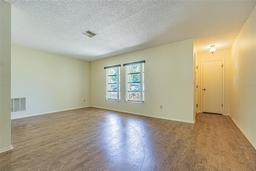 Picture of 7813 Holiday Dr, Spring Hill, FL 34606