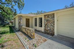 Picture of 7813 Holiday Dr, Spring Hill, FL 34606