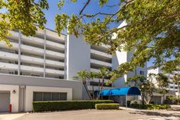 Picture of 1000 Riverside Drive Unit B501, Palmetto, FL 34221