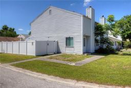 Picture of 4702 Stonepointe Place, Tampa, FL 33634