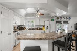 Picture of 3120 W Hartnett Avenue, Tampa, FL 33611
