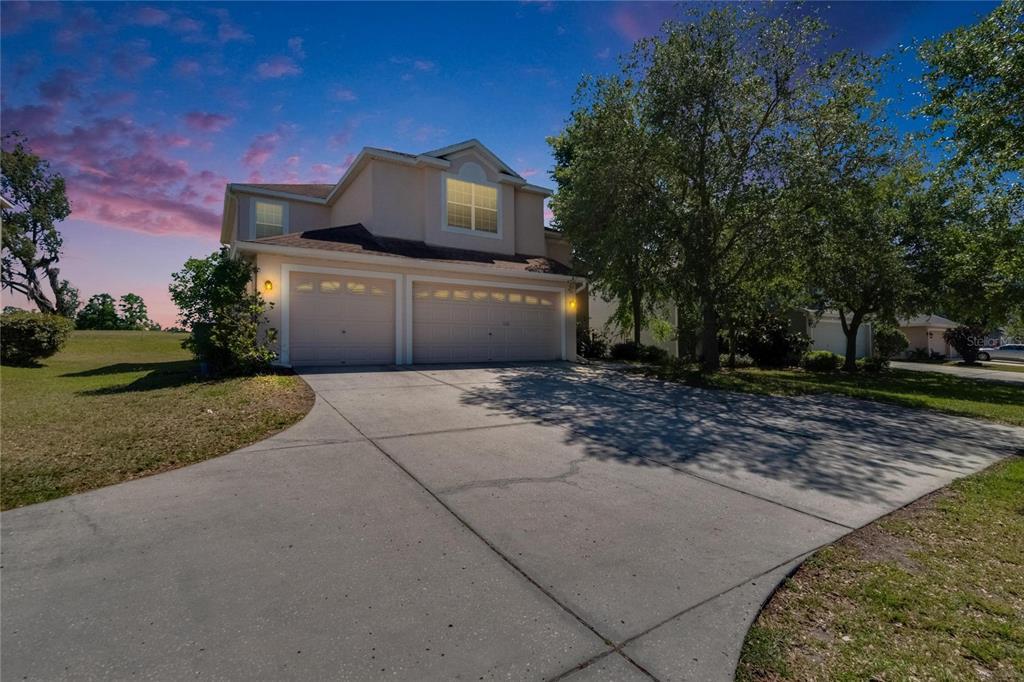 Picture of 13421 Sydney Road, Valrico, FL 33594