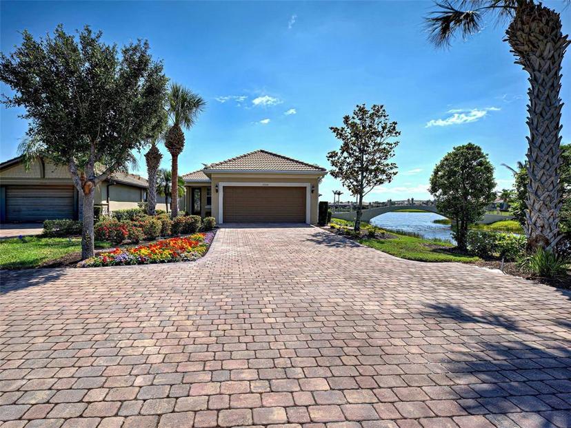 Picture of 19240 Isadora Street, Venice FL 34293