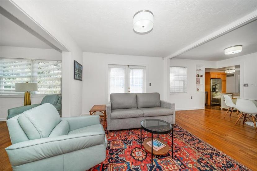 Picture of 246 20Th Avenue Ne, St Petersburg FL 33704