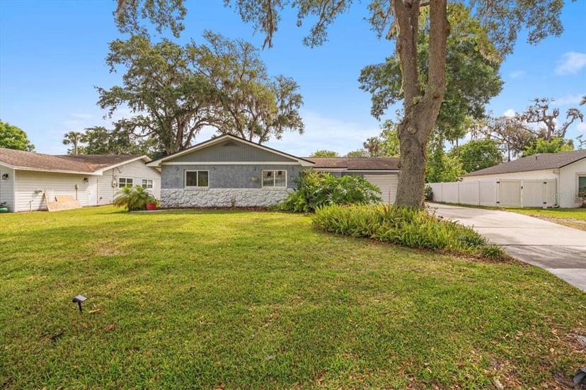 Picture of 1921 Pine Tree Drive, Edgewater FL 32141
