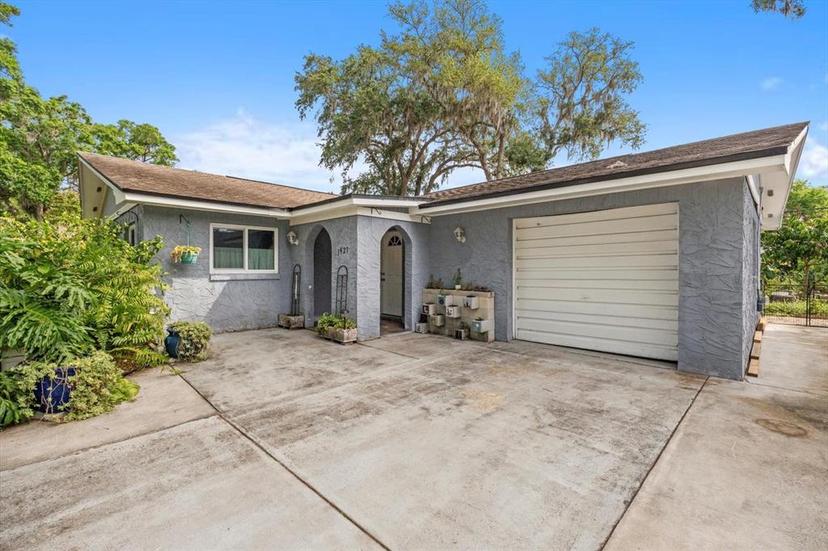 Picture of 1921 Pine Tree Drive, Edgewater FL 32141