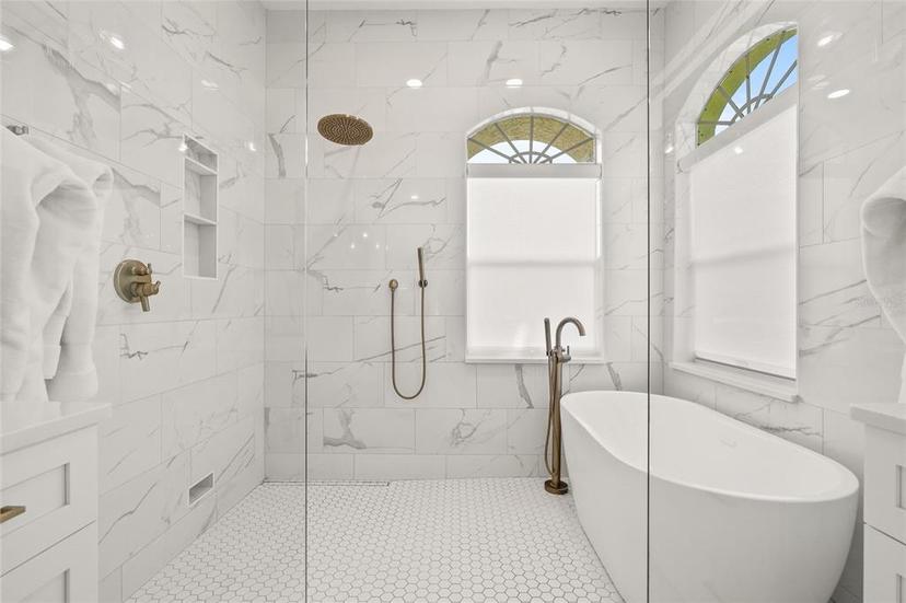 Picture of 1220 Darlington Oak Circle Ne, St Petersburg FL 33703