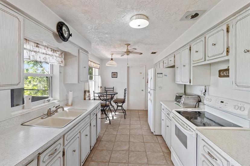 Picture of 101 S Lucille Street, Beverly Hills FL 34465