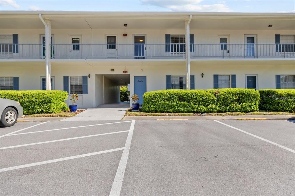 Picture of 500 Glennes Lane Unit 205, Dunedin, FL 34698