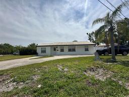Picture of 4031 Bay Street Ne, St Petersburg, FL 33703