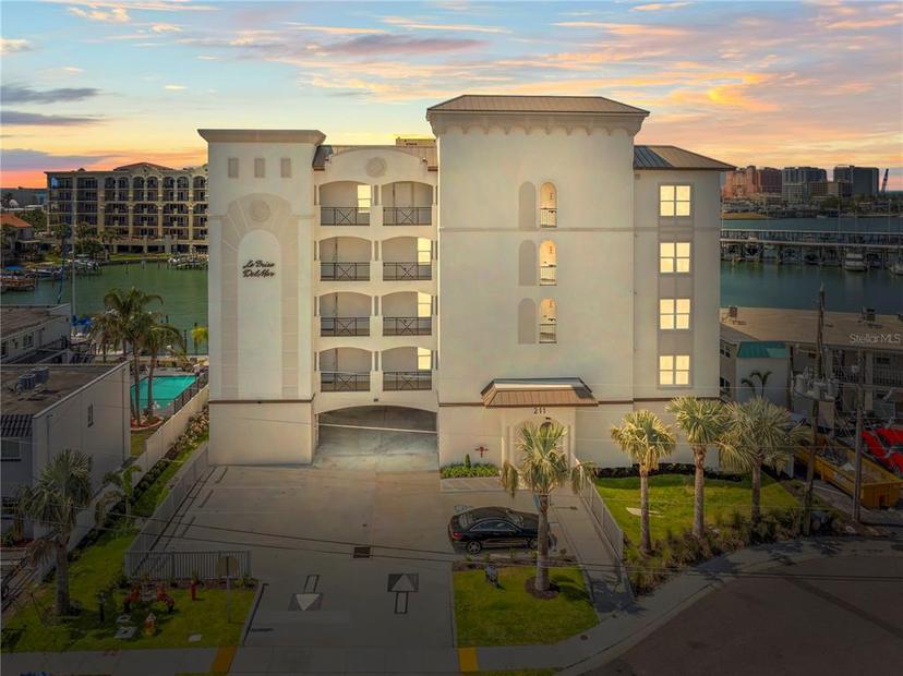 Picture of 211 Dolphin Point Unit 403, Clearwater Beach FL 33767