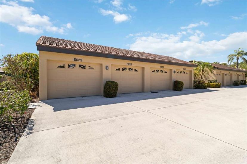Picture of 5624 Ashton Lake Drive Unit 5624, Sarasota FL 34231