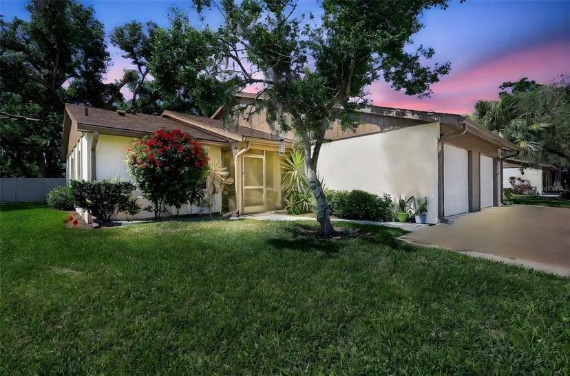 Picture of 4722 Oak Hill Lane Unit 44, Sarasota FL 34232