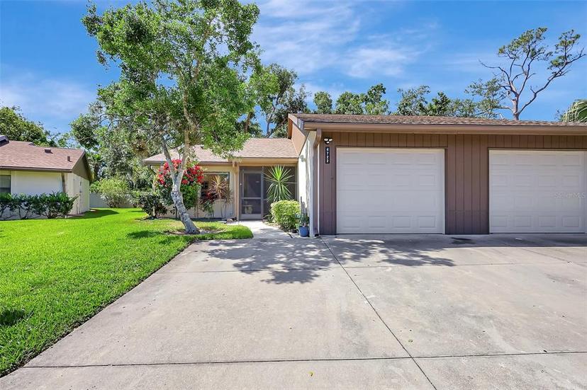 Picture of 4722 Oak Hill Lane Unit 44, Sarasota FL 34232