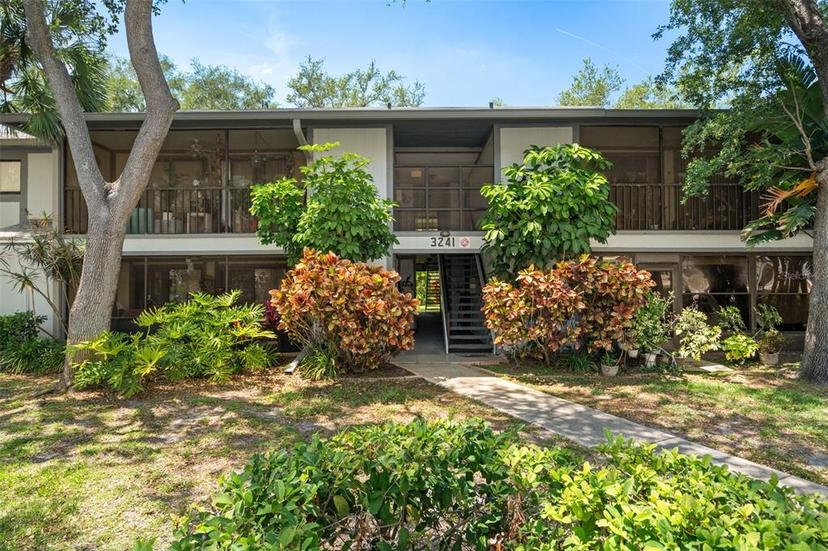Picture of 3241 Fox Chase Circle N Unit 106, Palm Harbor FL 34683