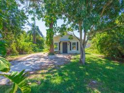 Picture of 1325 17Th Court Sw, Vero Beach, FL 32962