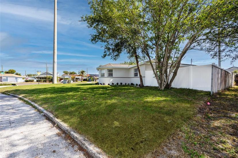 Picture of 3910 1St Avenue S, St Petersburg FL 33711