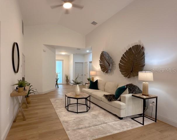 Picture of 5105 68Th Way N, St Petersburg FL 33709