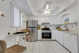 Picture of 360 Base Avenue E Unit 413, Venice, FL 34285