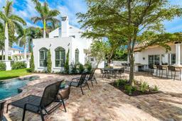 Picture of 76 S Washington Drive, Sarasota, FL 34236