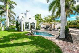Picture of 76 S Washington Drive, Sarasota, FL 34236