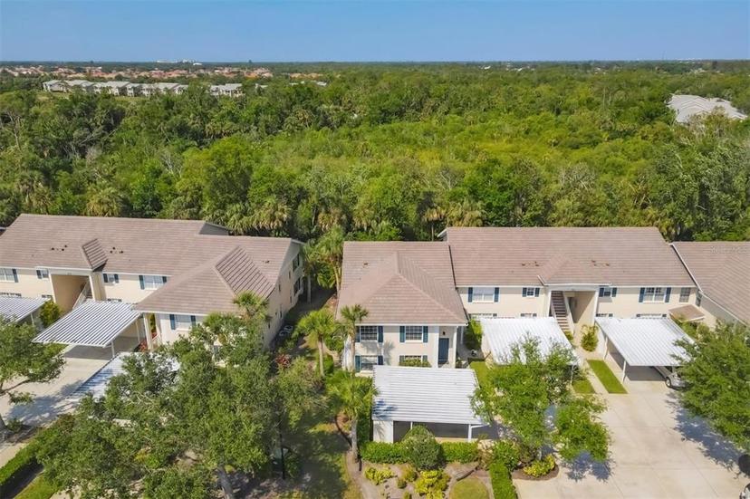 Picture of 821 Montrose Drive Unit 201, Venice FL 34293