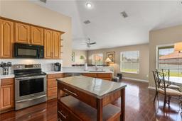 Picture of 13045 Colonnade Circle, Clermont, FL 34711