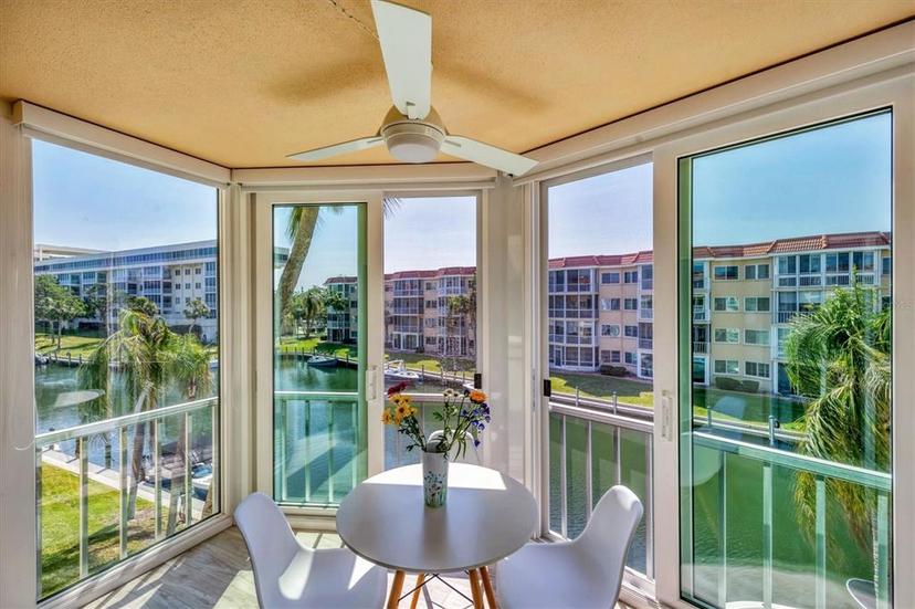 Picture of 1250 N Portofino Drive Unit 304, Sarasota FL 34242