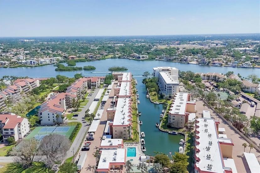 Picture of 1250 N Portofino Drive Unit 304, Sarasota FL 34242