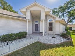 Picture of 21707 Queen Mary Court, Leesburg, FL 34748