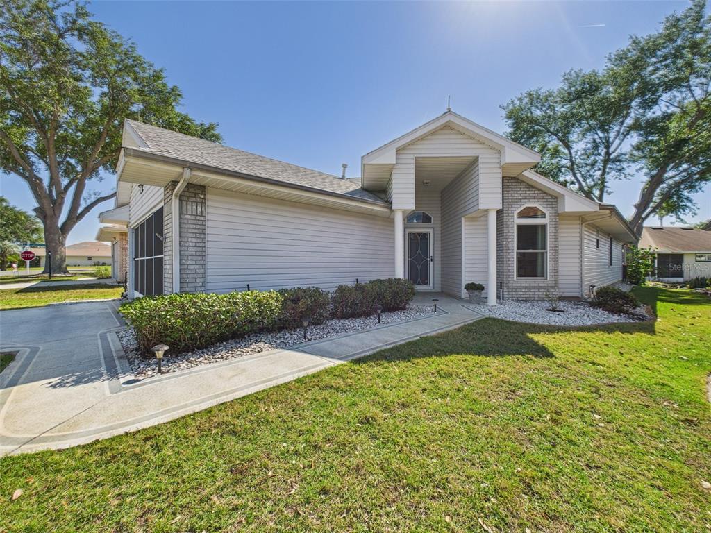 Picture of 21707 Queen Mary Court, Leesburg, FL 34748