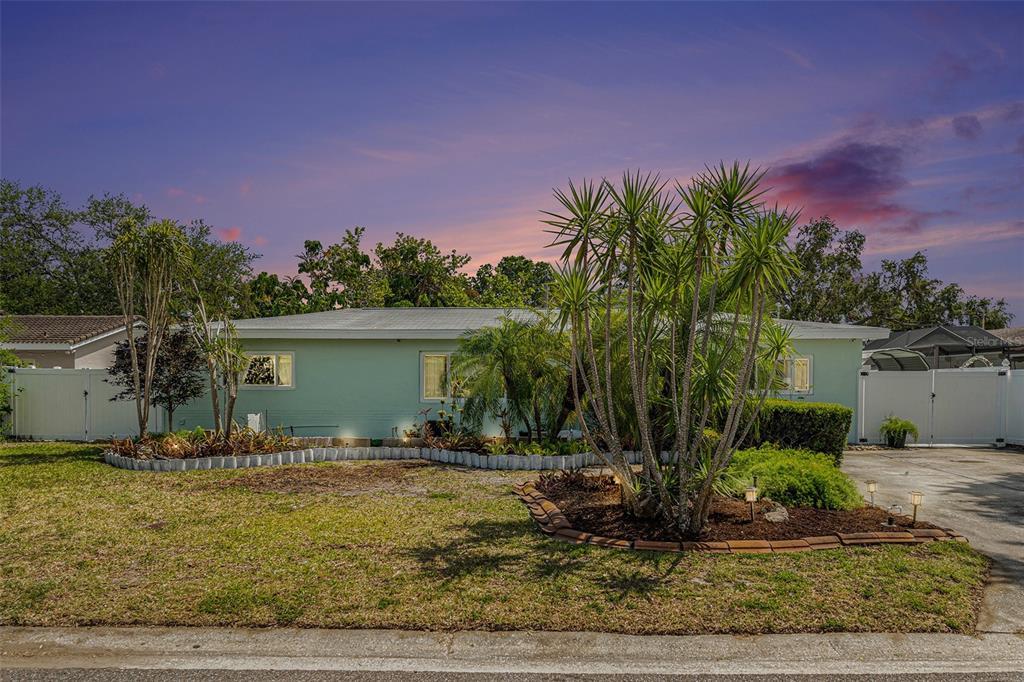 Picture of 736 85Th Avenue N, St Petersburg, FL 33702