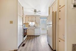 Picture of 636 Como Drive, Venice, FL 34285