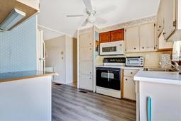 Picture of 636 Como Drive, Venice, FL 34285