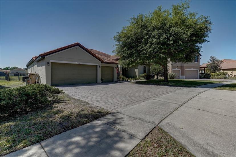 Picture of 3916 Coastal Breeze Drive, Kissimmee FL 34744
