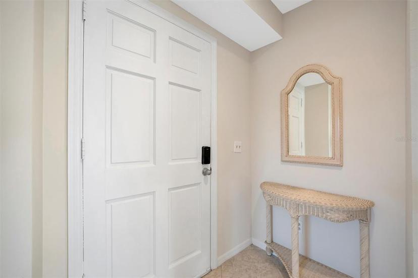 Picture of 4821 Mount Vernon Drive Unit 4821, Bradenton FL 34210