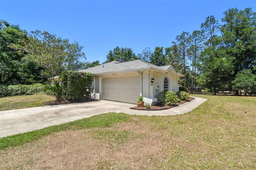 Picture of 17835 Pine Knoll Drive, Dade City FL 33523