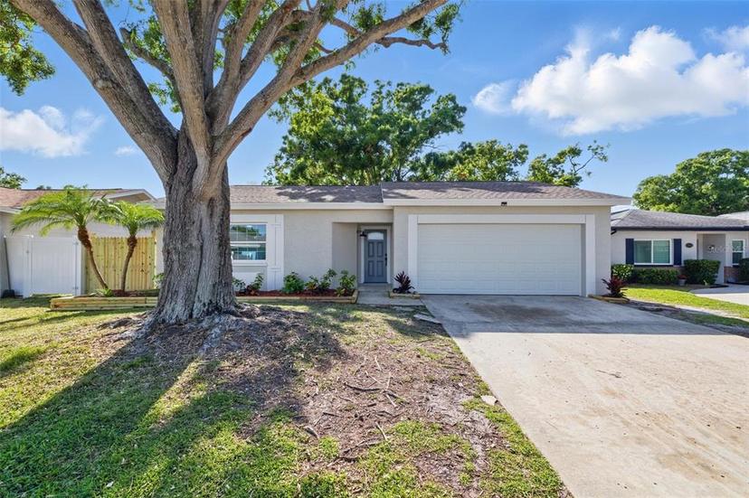 Picture of 10404 Oakhaven Drive, Pinellas Park FL 33782
