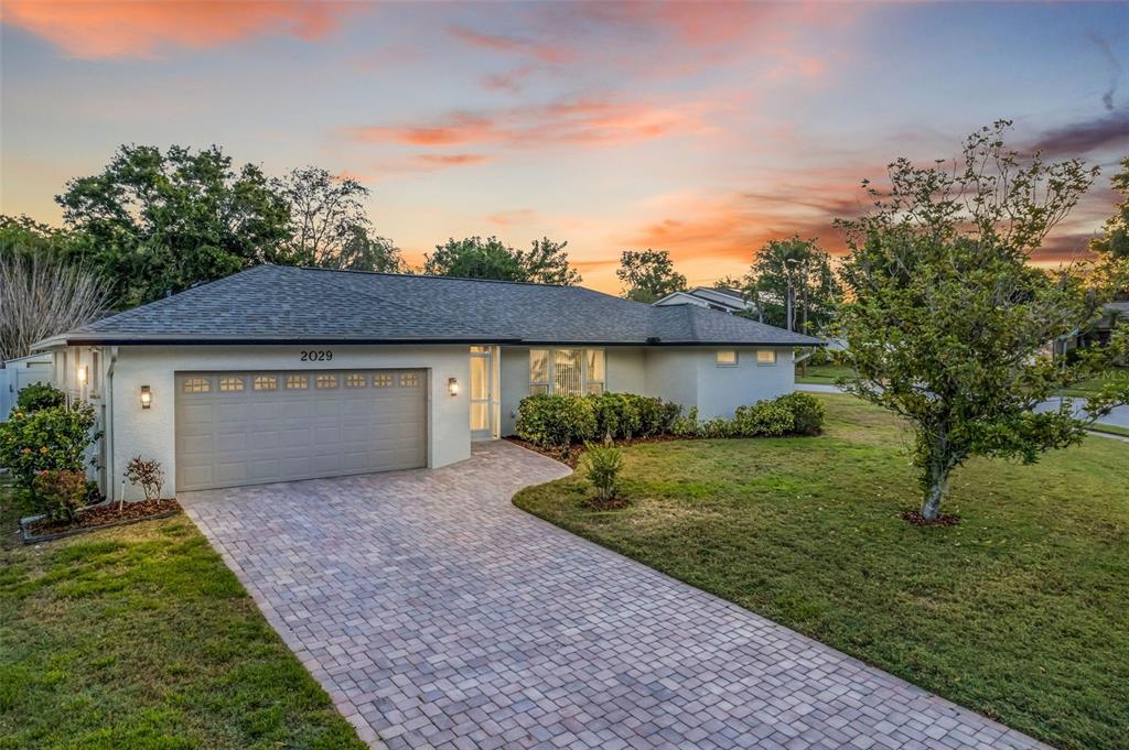 Picture of 2029 Spanish Pines Drive, Dunedin, FL 34698