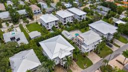 Picture of 1021 Crescent Street Unit 1, Sarasota, FL 34242