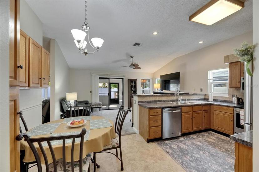 Picture of 2023 Darlington Oak Drive, Seffner FL 33584