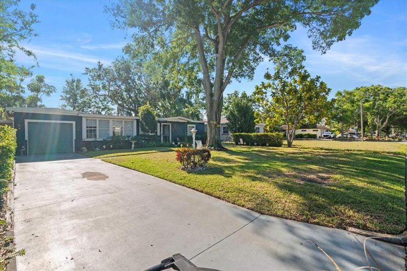 Picture of 1115 45Th Street N, St Petersburg FL 33713