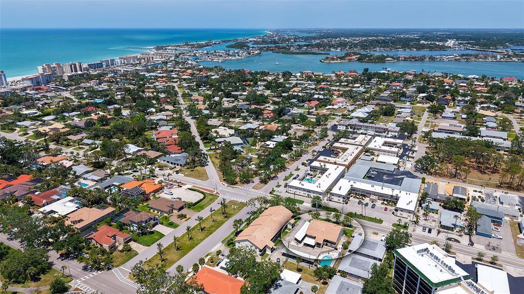 Picture of 525 Barcelona Avenue Unit 207, Venice, FL 34285