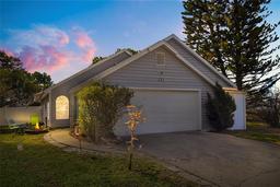 Picture of 121 Edgewater Circle, Sanford, FL 32773