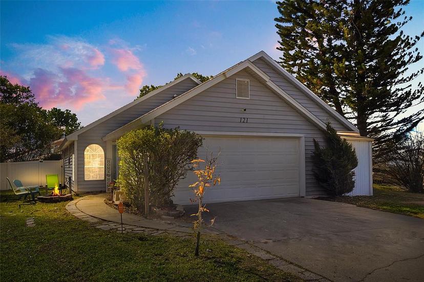 Picture of 121 Edgewater Circle, Sanford FL 32773