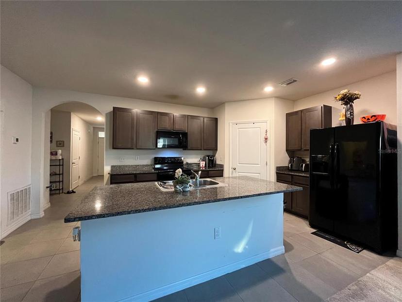 Picture of 9832 Warm Stone Street, Thonotosassa FL 33592